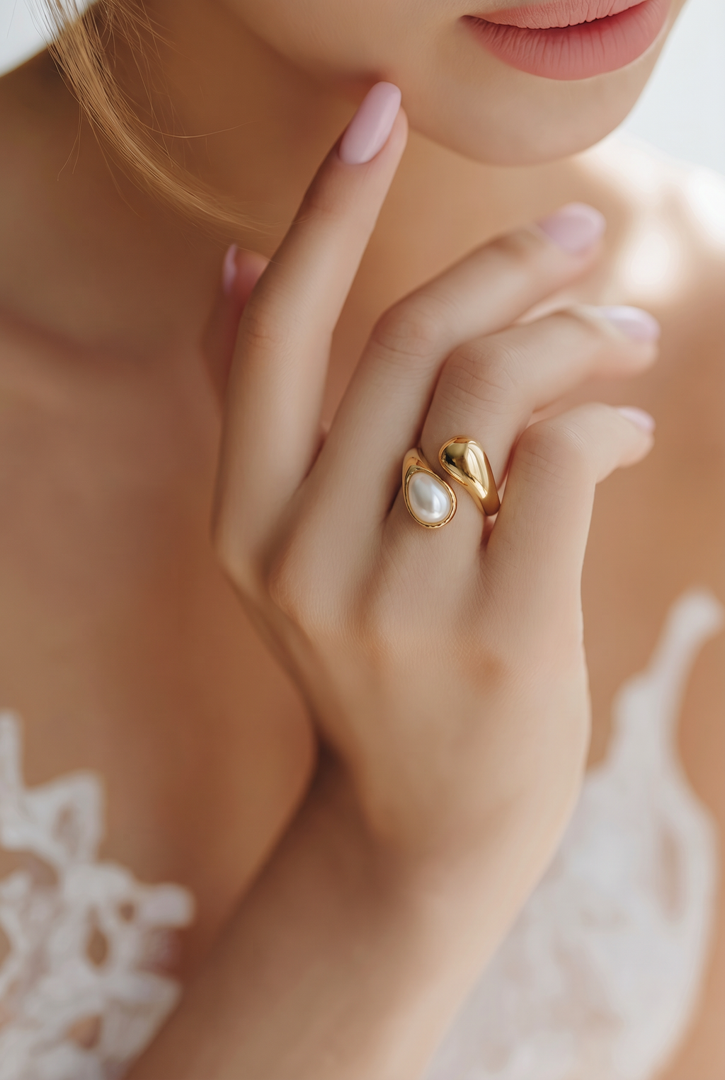Luna Pearl Ring
